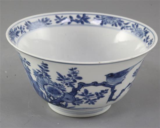 A Chinese blue and white bowl, Kangxi period, diameter 18cm